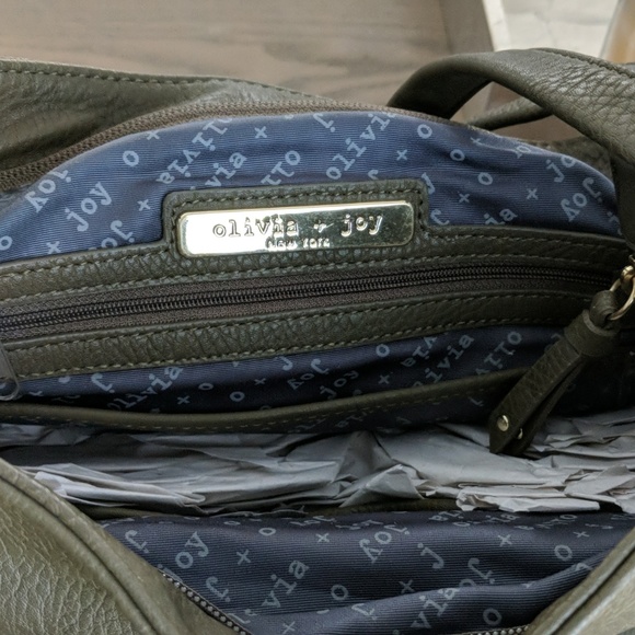 Olivia and Joy - Picture 3 of 3